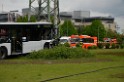 Schwerer Bus Unfall Koeln Porz Gremberghoven Neuenhofstr P070